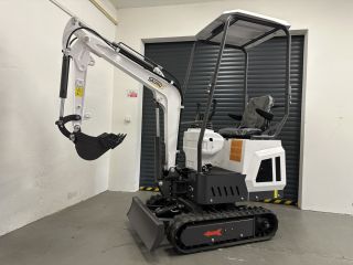 Mini bágre dostupné na sklade. Naskladnili sme 1,0t báger s motorom KOOP 7,0KW na hobby použitie a 1,2t báger s motorom...